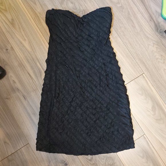💥Host Pick💥 C&A Strapless Ruffle Dress - Picture 1 of 5